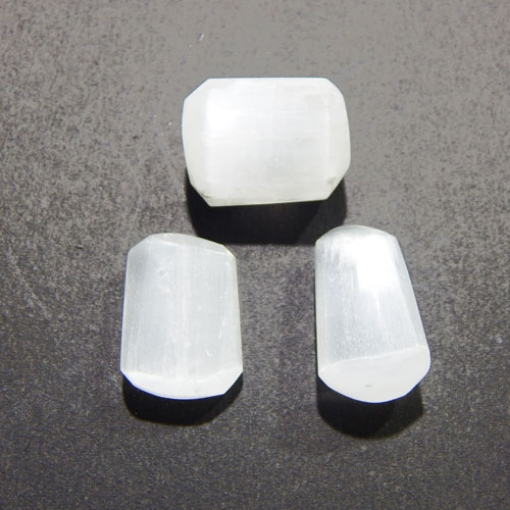 Selenite Stone Tumble for Peace, Clarity and Calmness.