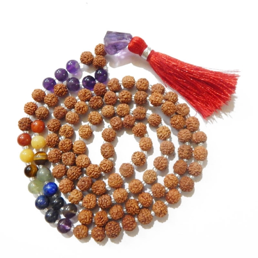 Picture of 7 Chakra Rudraksha Mala mit Amethyst facettiertem Trommelanhänger & Amethyst und 7 Chakra Edelsteinperlen