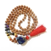 Picture of 7 Chakra Rudraksha Mala mit facettiertem Lapislazuli-Trommelanhänger und 7 Chakra-Edelsteinperlen