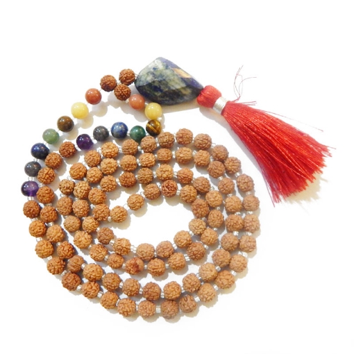 Picture of 7 Chakra Rudraksha Mala mit facettiertem Lapislazuli-Trommelanhänger und 7 Chakra-Edelsteinperlen