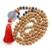 Picture of Rudraksha Mala mit facettiertem Trommelanhänger aus blauem Chalcedon und Perlen