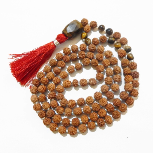 Picture of Rudraksha Mala mit facettiertem Tigerauge-Anhänger und Perlen